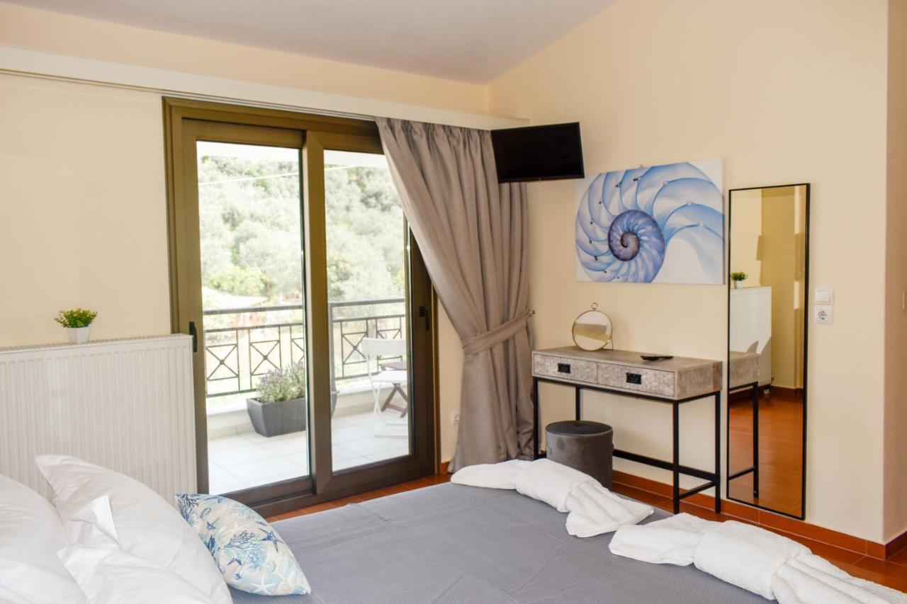 Apartamento Zoe'S Flat Megali Ammos Skiathos Exterior foto