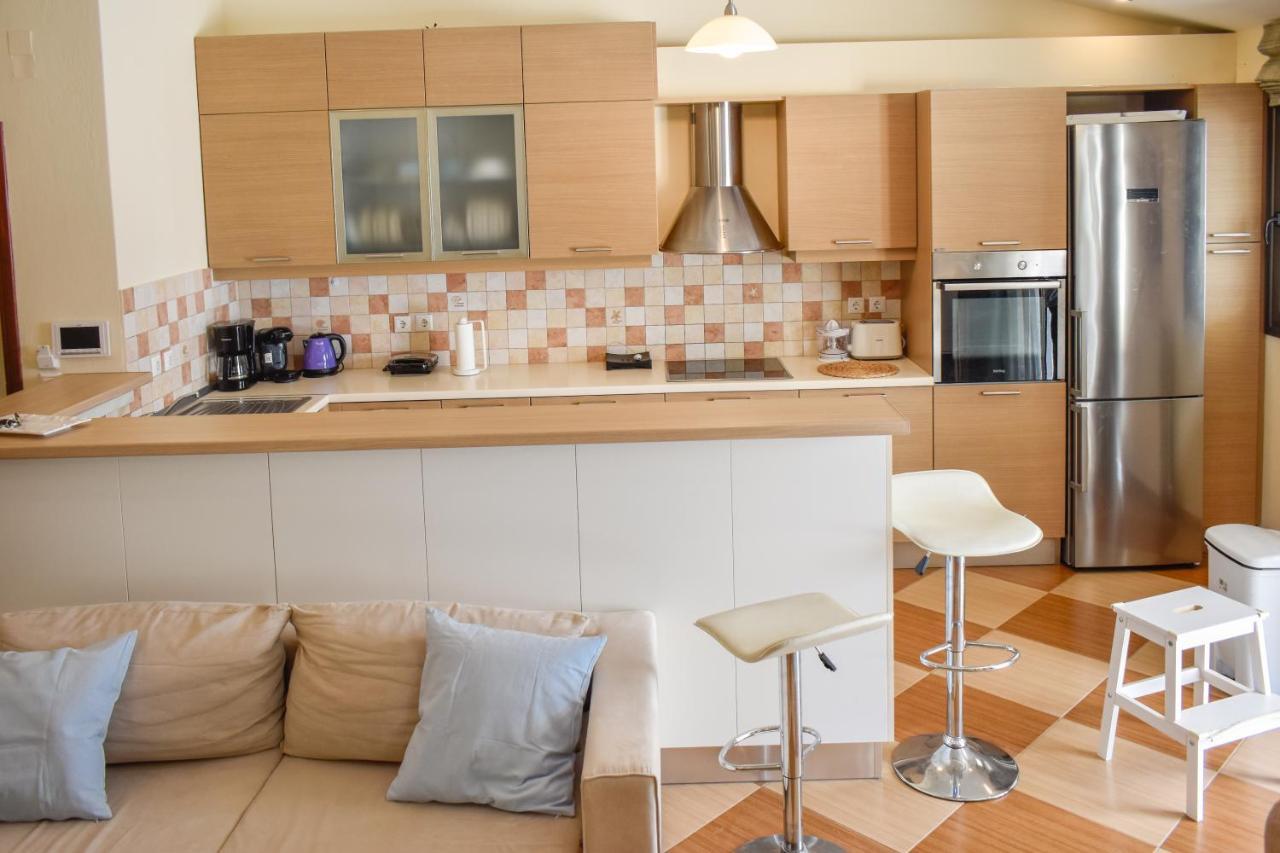 Apartamento Zoe'S Flat Megali Ammos Skiathos Exterior foto